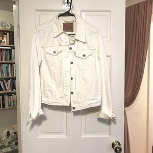 LEVI'S WOMEN'S WHITE DENIM TRUCKER JACKET